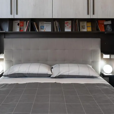 Daire Ripagrande Bed And Books *